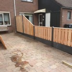 Levering en montage in Purmerend - semi luxe hout-beton schutting