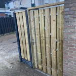 Levering en montage in Oost-Souburg - semi luxe hout-beton schutting