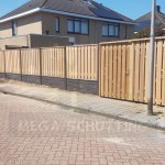 Levering en montage in Spijkenisse - luxe hout-beton schutting