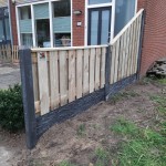 Levering en montage in Uitgeest - luxe hout-beton schutting