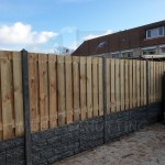 Levering en montage in Beverwijk - luxe hout-beton schutting