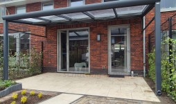 Aluminium aanbouwveranda antraciet met zonwering